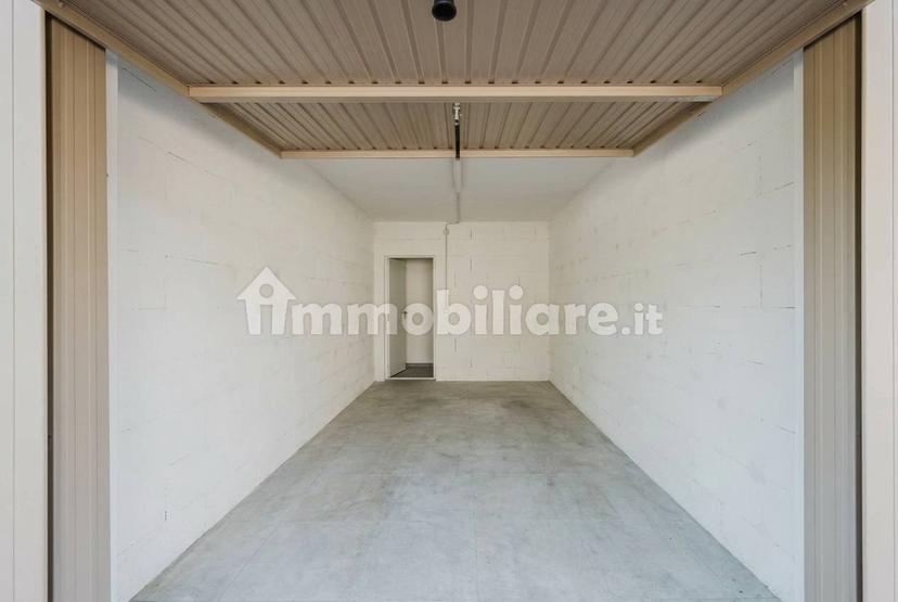 Quadrilocale via Cola 24/R, Cento Paese, Cento — foto 19 di 39