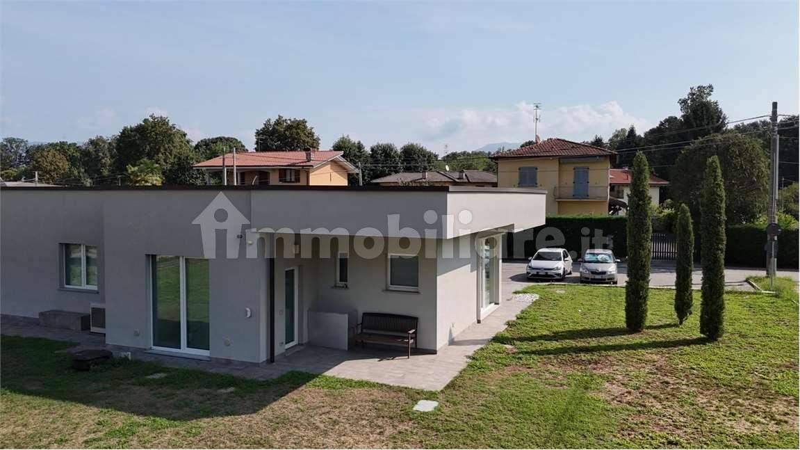 Villa unifamiliare Giacomo Leopardi, 77, Centro, Ispra
