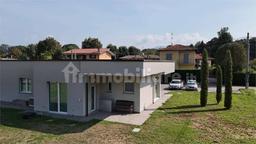 Villa unifamiliare Giacomo Leopardi, 77, Centro, Ispra