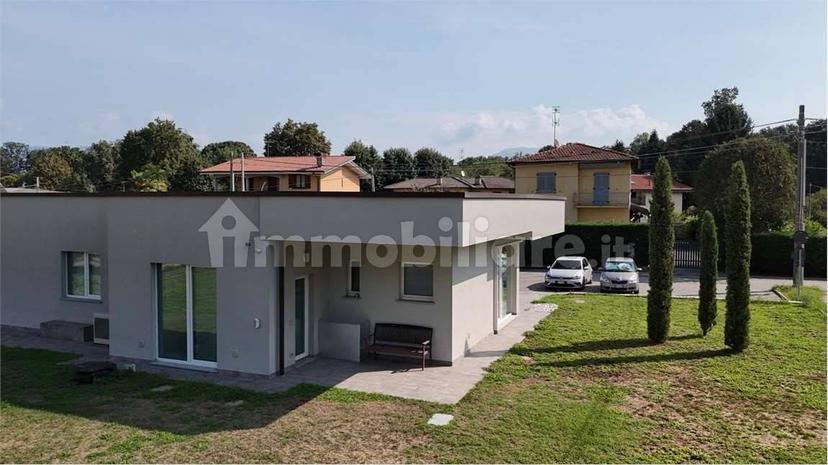 Villa unifamiliare Giacomo Leopardi, 77, Centro, Ispra