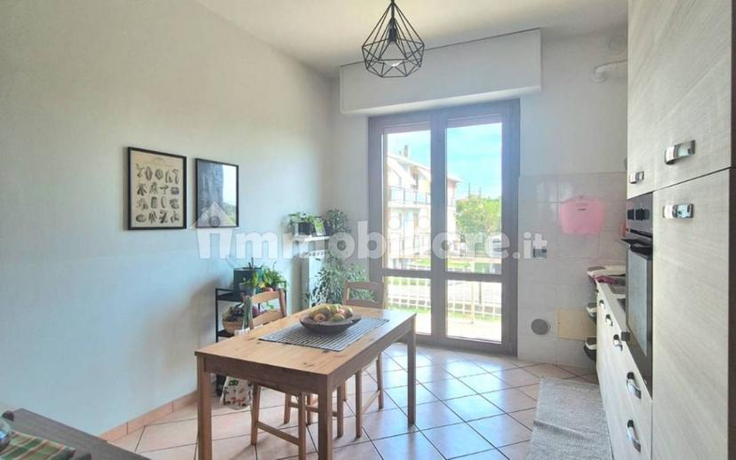 Trilocale ottimo stato, primo piano, Sant'Antonio, Novara — foto 3 di 15