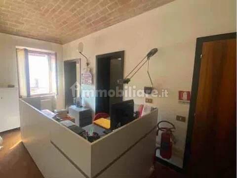 Appartamento via Emilia San C, Centro Storico, Voghera — foto 10 di 24