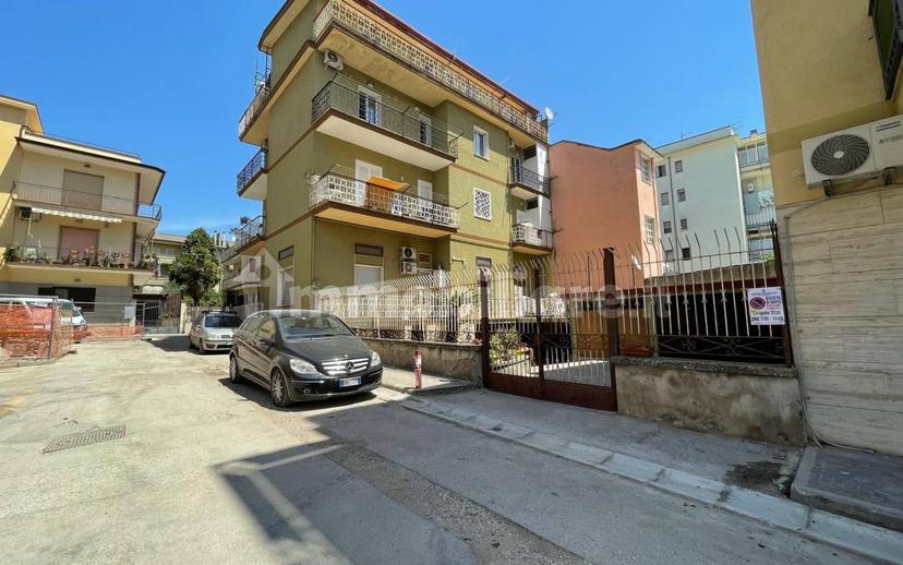 Bilocale via Giovanni Gentile 26, Centro, Maddaloni — foto 14 di 28