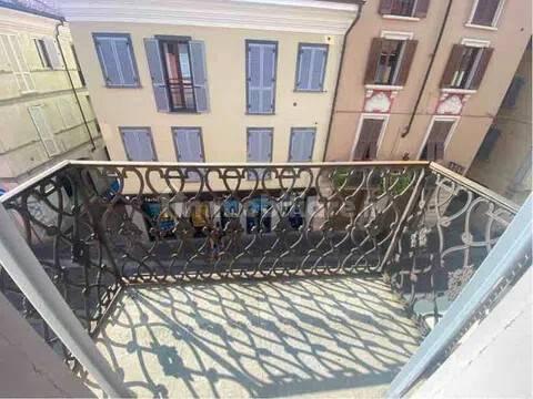 Quadrilocale via Emilia San C, Centro Storico, Voghera