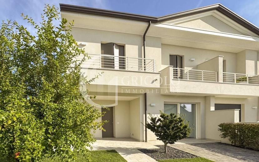Villa bifamiliare via Berlese, Centro, Noventa di Piave — foto 7 di 48