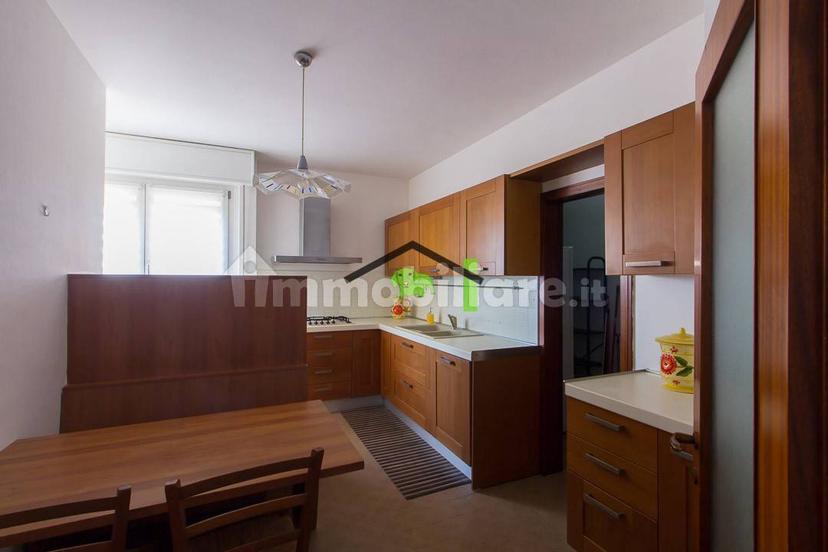 Appartamento via Umberto I 93, Centro, Maniago — foto 10 di 34