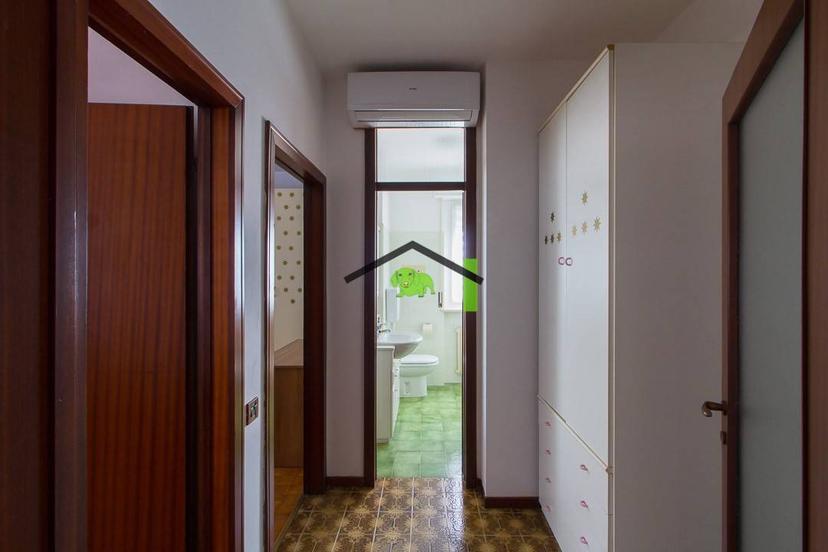 Appartamento via Umberto I 93, Centro, Maniago — foto 24 di 34