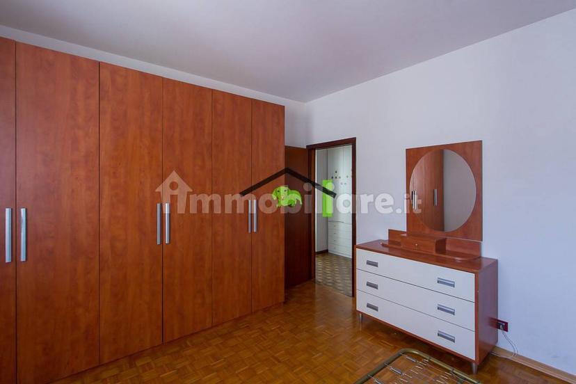 Appartamento via Umberto I 93, Centro, Maniago — foto 14 di 34