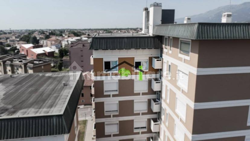 Appartamento via Umberto I 93, Centro, Maniago — foto 25 di 34