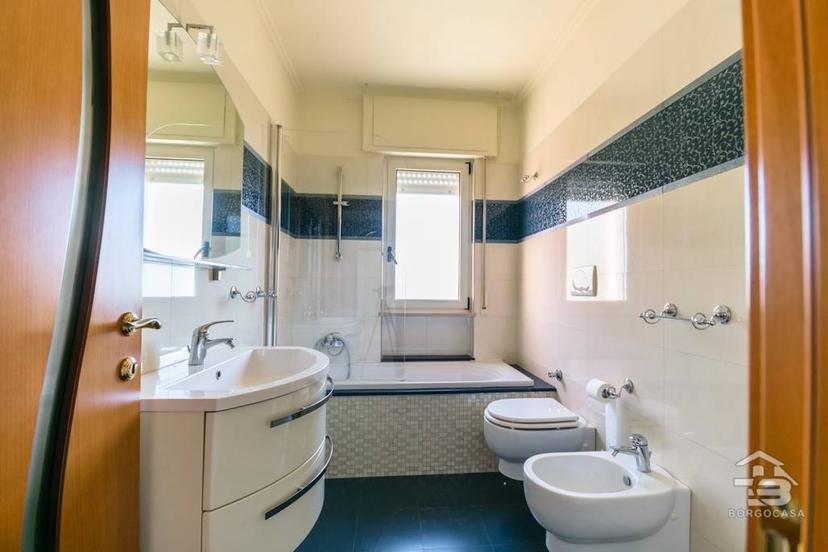 Quadrilocale largo delle Begonie 3, Centro, Manfredonia — foto 17 di 22
