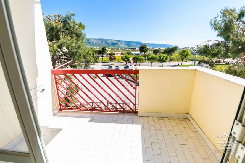 Quadrilocale largo delle Begonie 3, Centro, Manfredonia — foto 4 di 22
