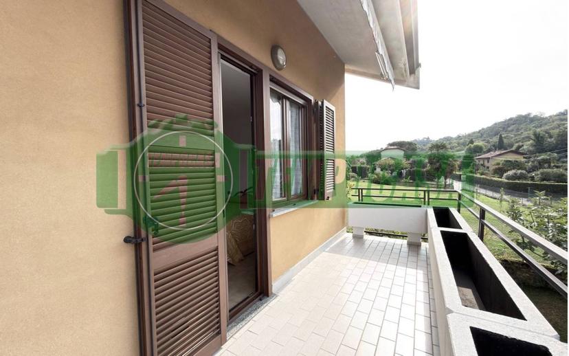 Villa a schiera via delle Camelie, Laveno, Laveno-Mombello — foto 10 di 51