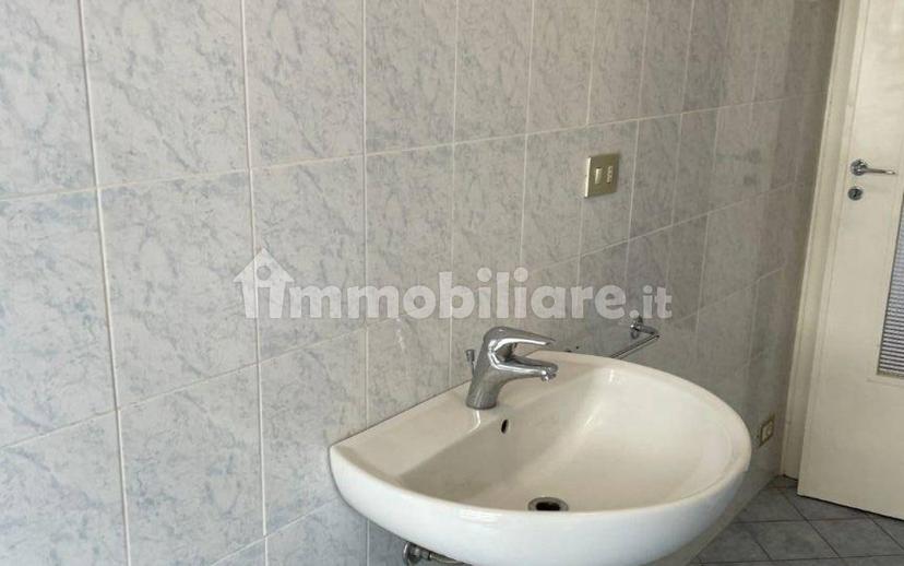 Appartamento via Alessandro Roccavilla 4, Centro Storico, Biella — foto 18 di 32