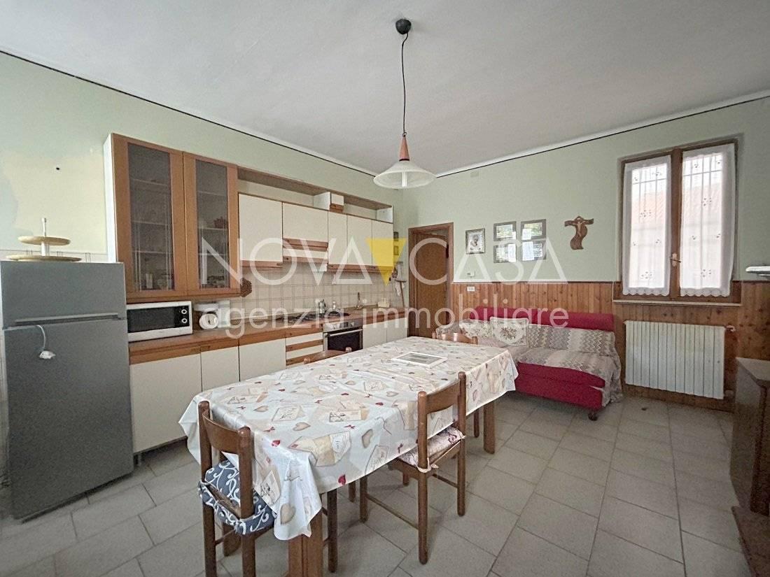 Terratetto unifamiliare 235 m², da ristrutturare, Offanengo