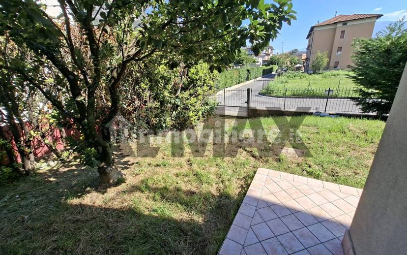 Bilocale buono stato, piano terra, Centro, Costa Volpino