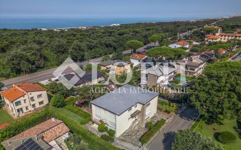 Quadrilocale via degli Allori,  26, Tirrenia, Pisa — foto 6 di 27