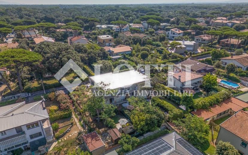 Quadrilocale via degli Allori,  26, Tirrenia, Pisa — foto 14 di 27