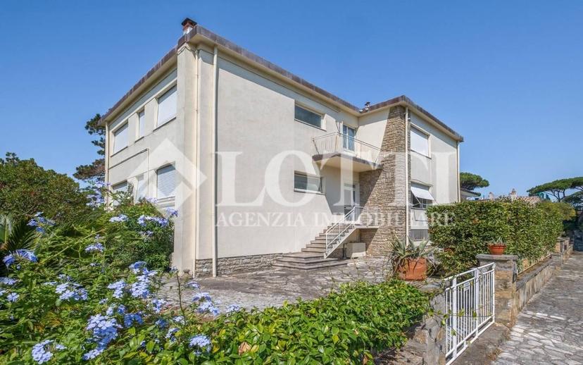 Quadrilocale via degli Allori,  26, Tirrenia, Pisa — foto 3 di 27