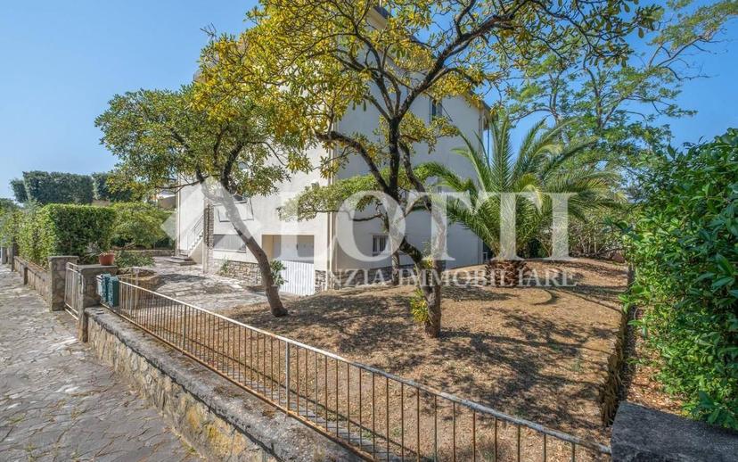 Quadrilocale via degli Allori,  26, Tirrenia, Pisa — foto 9 di 27