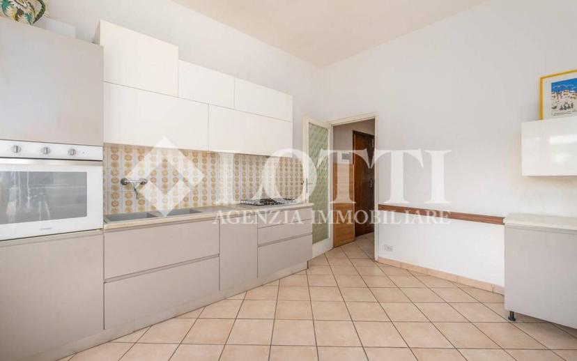 Quadrilocale via degli Allori,  26, Tirrenia, Pisa — foto 26 di 27