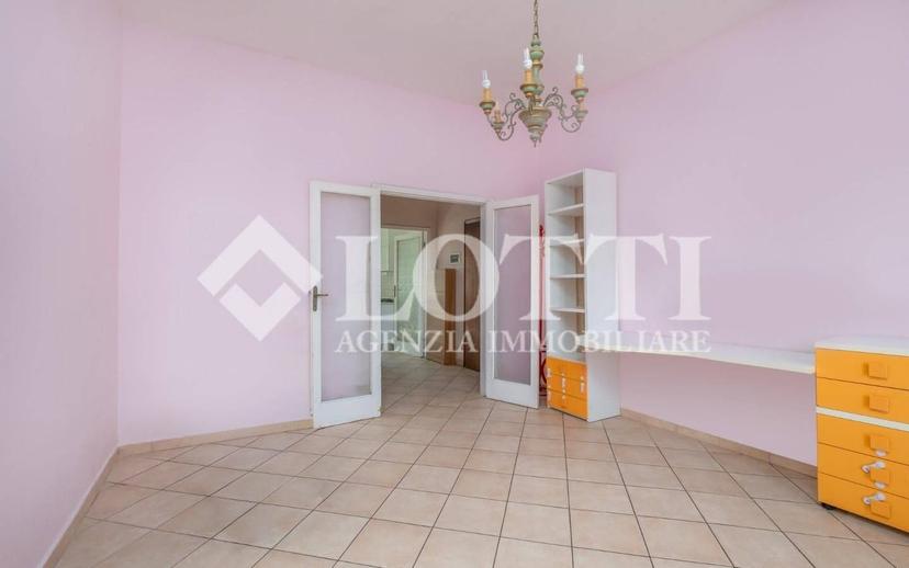 Quadrilocale via degli Allori,  26, Tirrenia, Pisa — foto 15 di 27
