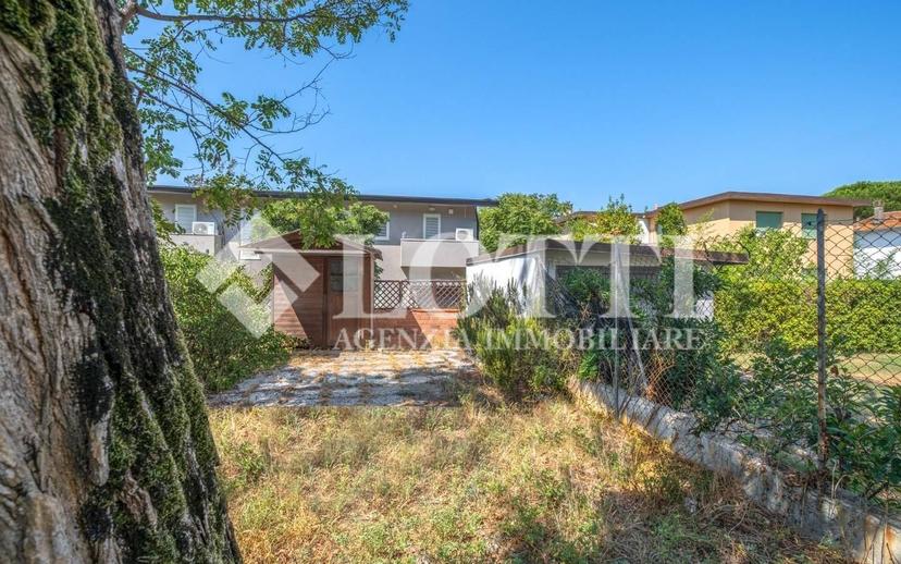 Quadrilocale via degli Allori,  26, Tirrenia, Pisa — foto 10 di 27
