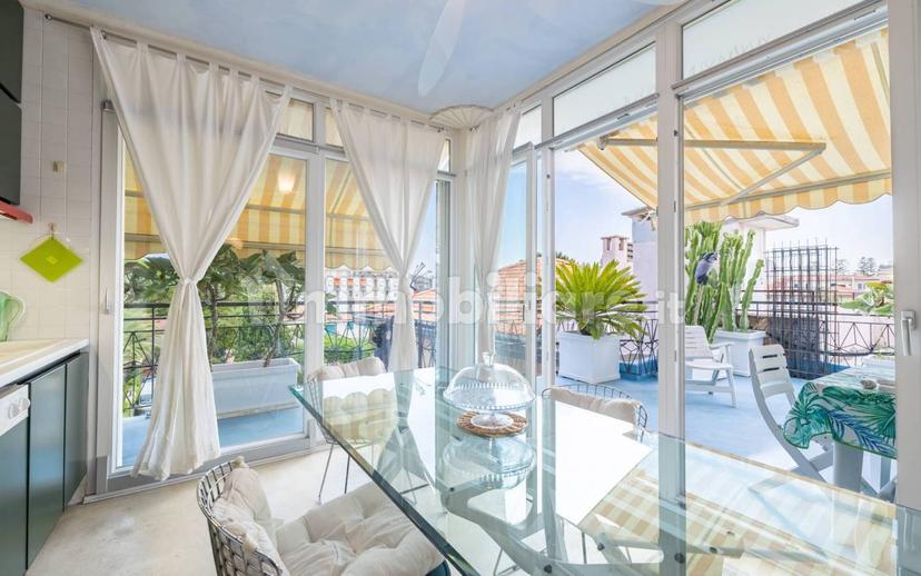 Trilocale via Pelloux 26, Centro, Bordighera — foto 4 di 32
