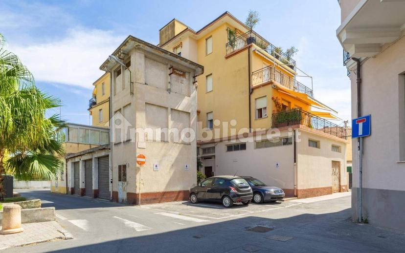 Trilocale via Pelloux 26, Centro, Bordighera — foto 6 di 32