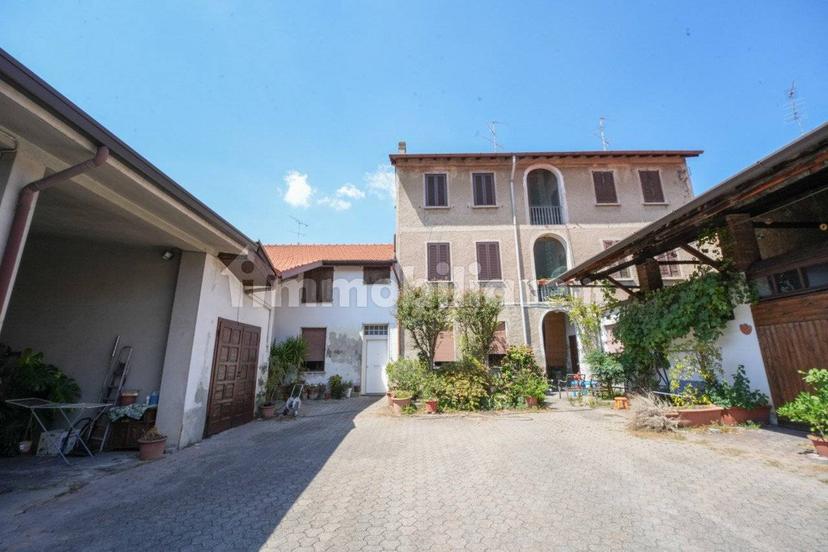 Trilocale via Vittorio Veneto 8, Sovico — foto 11 di 23