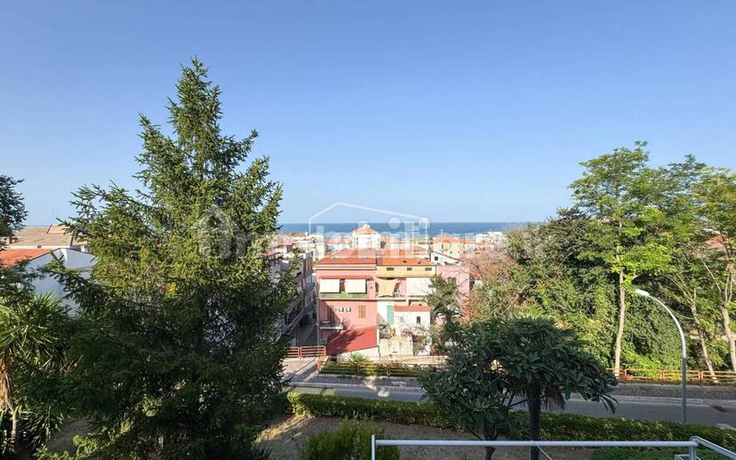 Villa bifamiliare via Domenico Gallucci 14, Centro, Francavilla al Mare