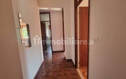 Quadrilocale buono stato, su più livelli, Centro, Mombercelli