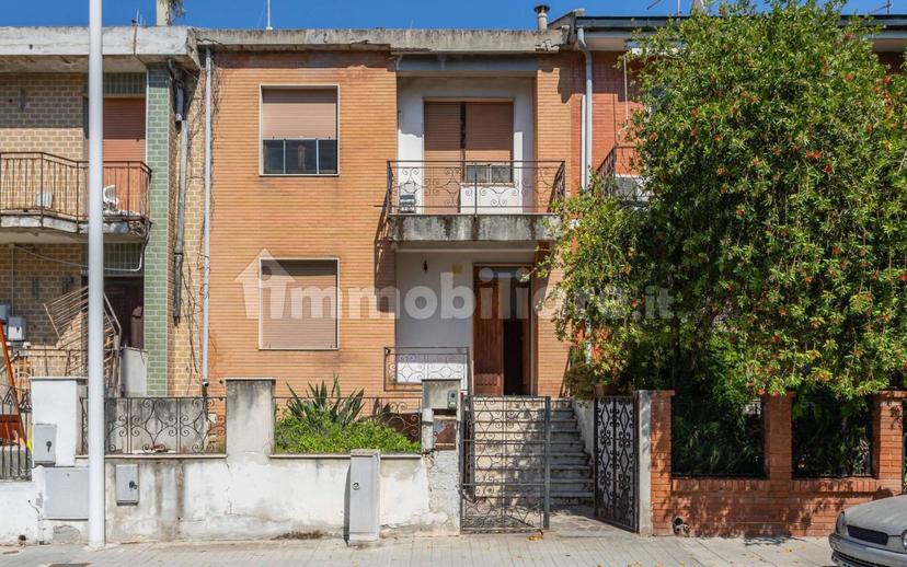Villa a schiera via Costantinopoli 53, Genneruxi, Cagliari — foto 24 di 27