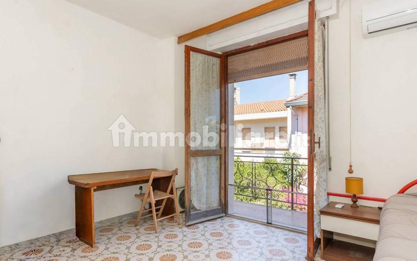 Villa a schiera via Costantinopoli 53, Genneruxi, Cagliari — foto 2 di 27