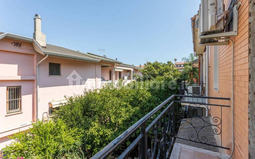 Villa a schiera via Costantinopoli 53, Genneruxi, Cagliari — foto 5 di 27