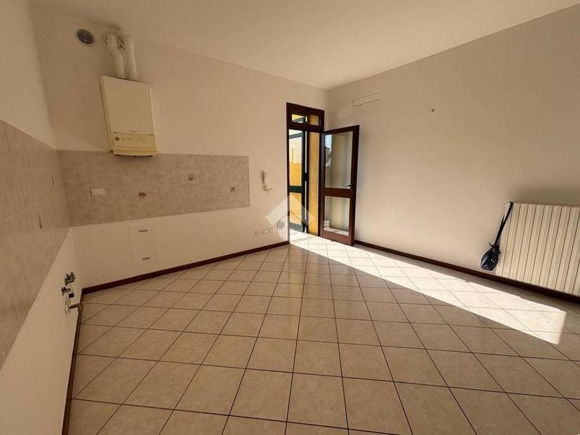 Trilocale via Giuseppe Mazzini, Castelbelforte — foto 13 di 20