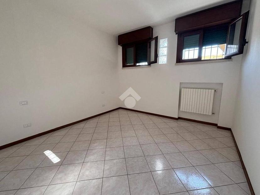 Trilocale via Giuseppe Mazzini, Castelbelforte — foto 14 di 20