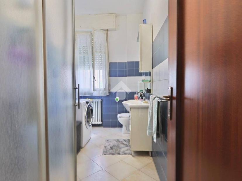 Quadrilocale via Fratelli Cervi, Carrozzone, Reggio Emilia — foto 11 di 43