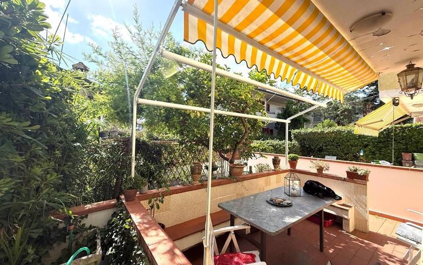 Villa a schiera viale Roma,  313, Marina di Massa Centro, Massa — foto 12 di 21