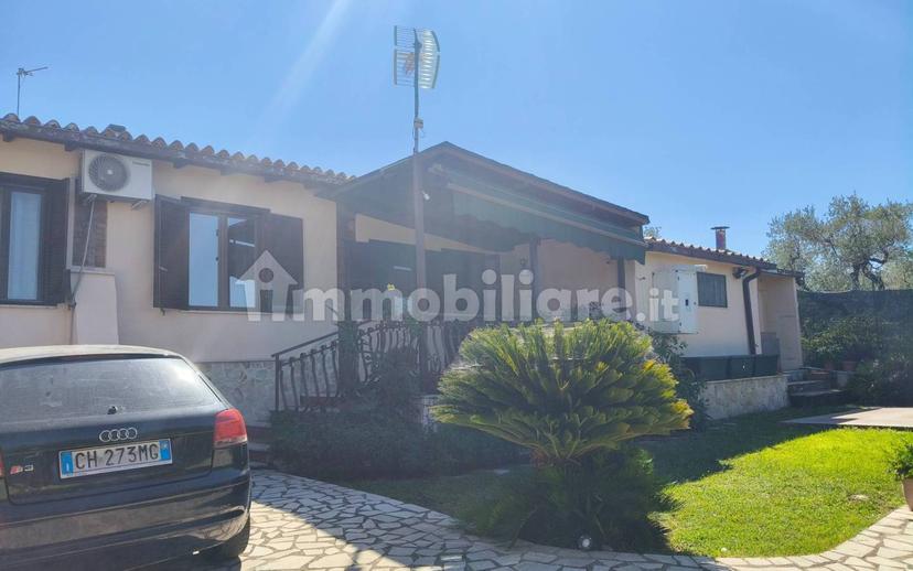 Villa plurifamiliare via delle Pietre Piane 10, Monteleone Sabino — foto 3 di 36