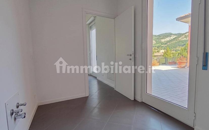 Trilocale viale Giuseppe Garibaldi 14, Centro, Bobbio — foto 12 di 16