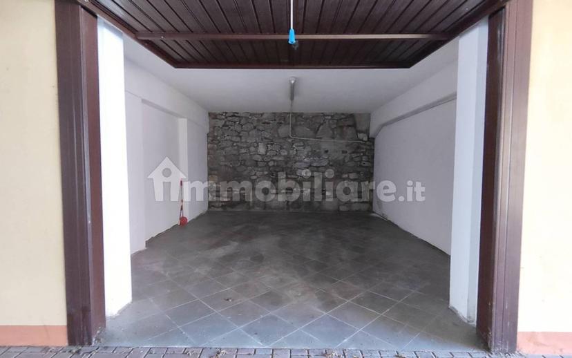 Trilocale viale Giuseppe Garibaldi 14, Centro, Bobbio — foto 13 di 16