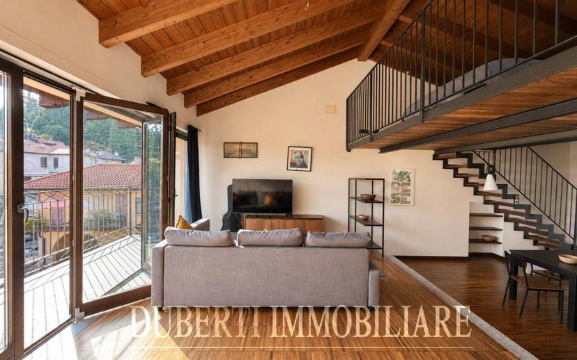 Mansarda via Salve Regina 6, Santa Maria del Monte, Varese — foto 3 di 10