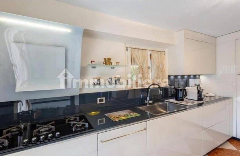 Villa unifamiliare via Arno 5, Boschetti, Peschiera del Garda — foto 5 di 14