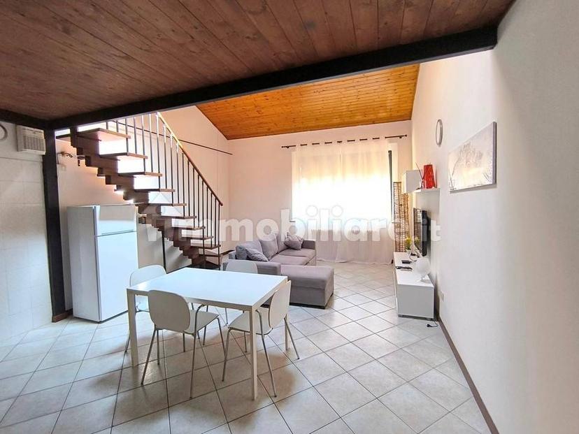 Bilocale ottimo stato, su più livelli, Viale Vittorio Veneto, Forlì — foto 2 di 13