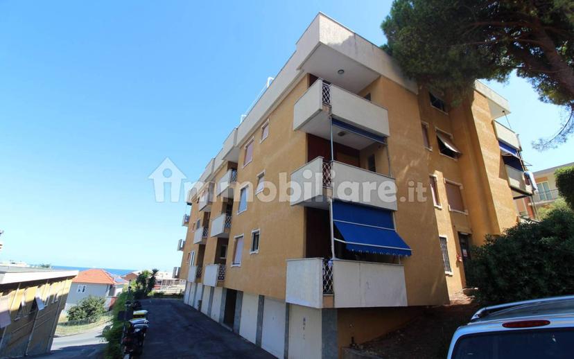 Trilocale via Magnone 24, Centro, Ceriale — foto 15 di 22