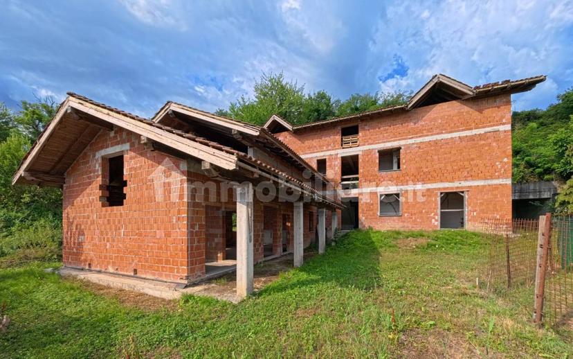 Rustico via Boffalora 10, Varano Borghi — foto 40 di 55