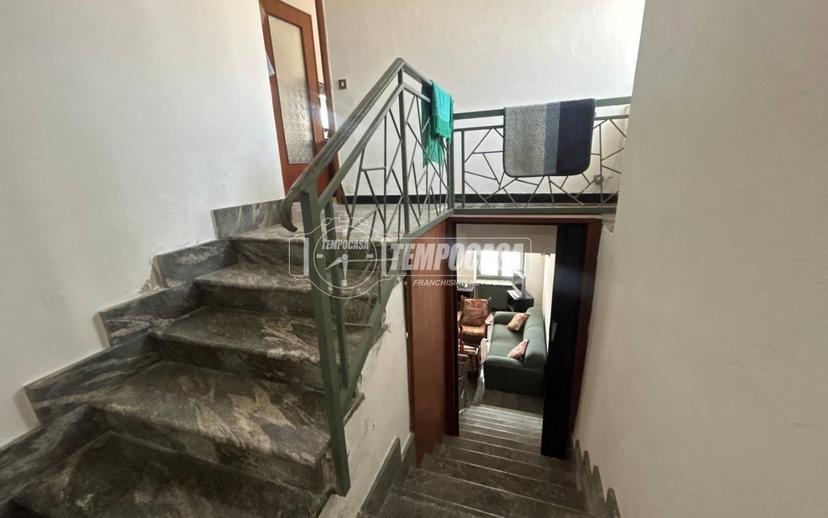 Terratetto unifamiliare 235 m², da ristrutturare, Centro, Cunico — foto 12 di 24