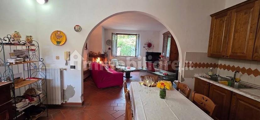 Villa unifamiliare Vle della Libertà, 11, Centro, Suvereto — foto 2 di 53