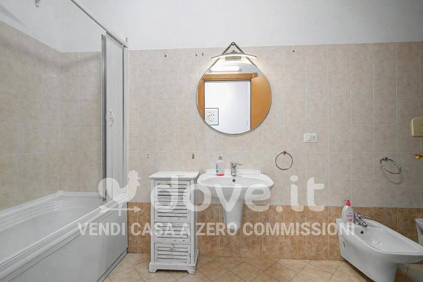 Bilocale piazza della Rinascente 22, Centro, Pandino — foto 5 di 56