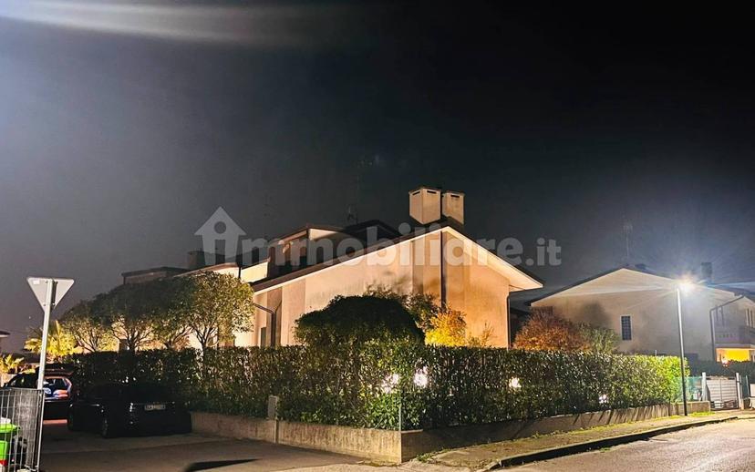 Villa bifamiliare via Torino 1, Centro, Porto Viro — foto 2 di 3